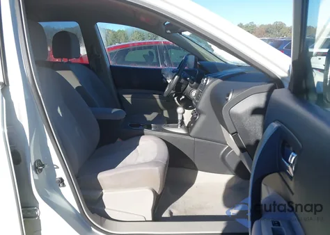 2013 Nissan Rogue S z USA, uszkodzony, nr VIN JN8AS5MT7DW509087